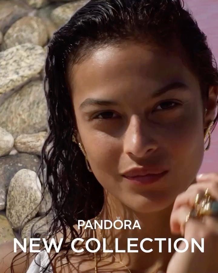 ⁨	קולקציה חדשה הגיעה ל״PANDORA״ אייסמול✨

תכשיט אחד יכול לשנות את כל ההופעה. 🥰
פריט קטן, מדויק ומלא נוכחות - כזה שמספר סיפור של סטייל, אלגנטיות וביטוי אישי.

הכירו את הקולקציה החדשה של PANDORA: עיצובים מעודנים, נגיעות זהב וזוהר עדין שמשתלב בכל רגע - מהיום יום ועד לערב המיוחד.

מוזמנים לגלות, למדוד ולהתאהב מחדש.
מחכות לכם בסניף PANDORA בקניון אייסמול אילת.

#אייסמול #אילת #שופינג #pandora⁩